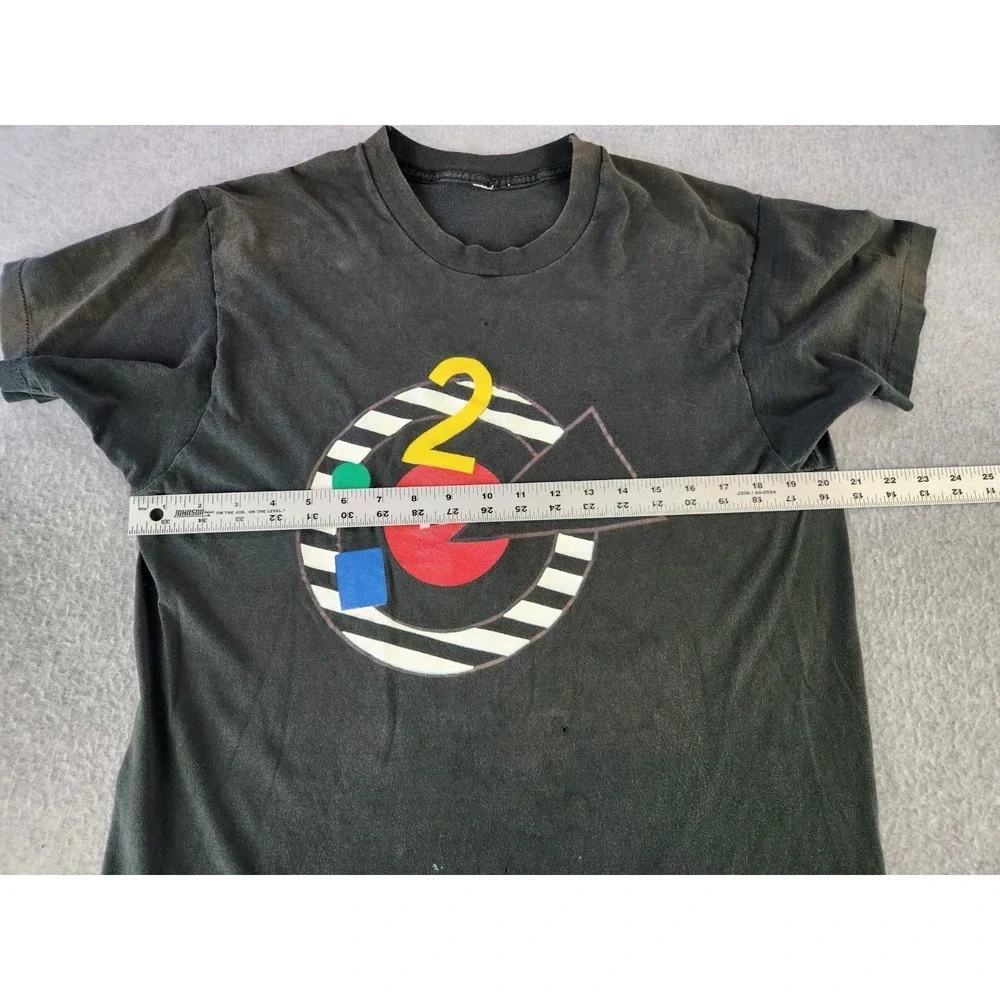 Vintage Single Stitch Geometric Graphic T-shirt‎ Tupac? rapper Design Size SMALL